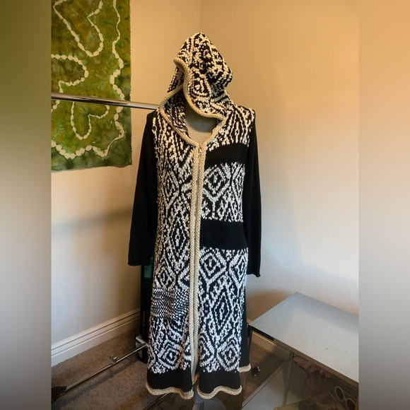 M Rena Heavy Jacket Cardigan full length. - Picture 4 of 5